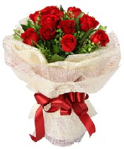 12 adet kırmızı gül buketi  Muğla çiçek gönderme 