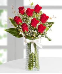 7 Adet vazoda kırmızı gül sevgiliye özel  Muğla çiçek servisi , çiçekçi adresleri 