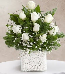 9 beyaz gül vazosu  Muğla uluslararası çiçek gönderme 